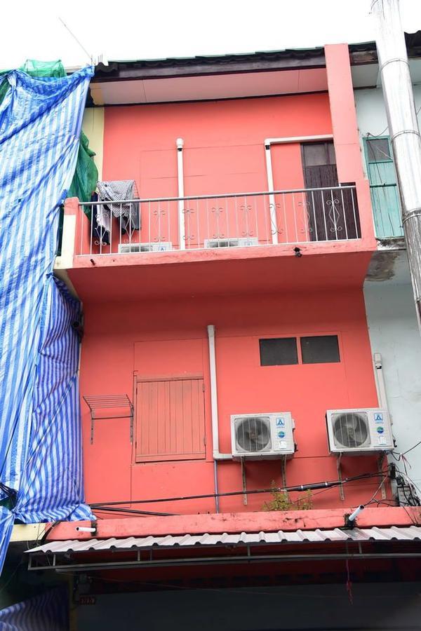 Big Orange Localstay At Siam Бангкок Экстерьер фото