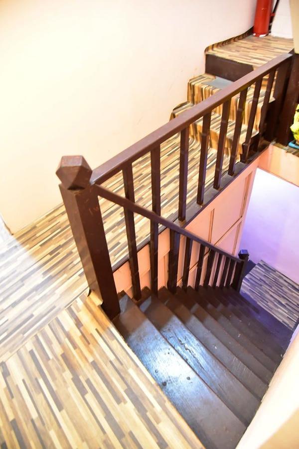 Big Orange Localstay At Siam Бангкок Экстерьер фото