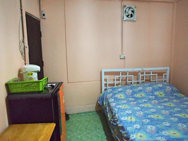 Big Orange Localstay At Siam Бангкок Экстерьер фото