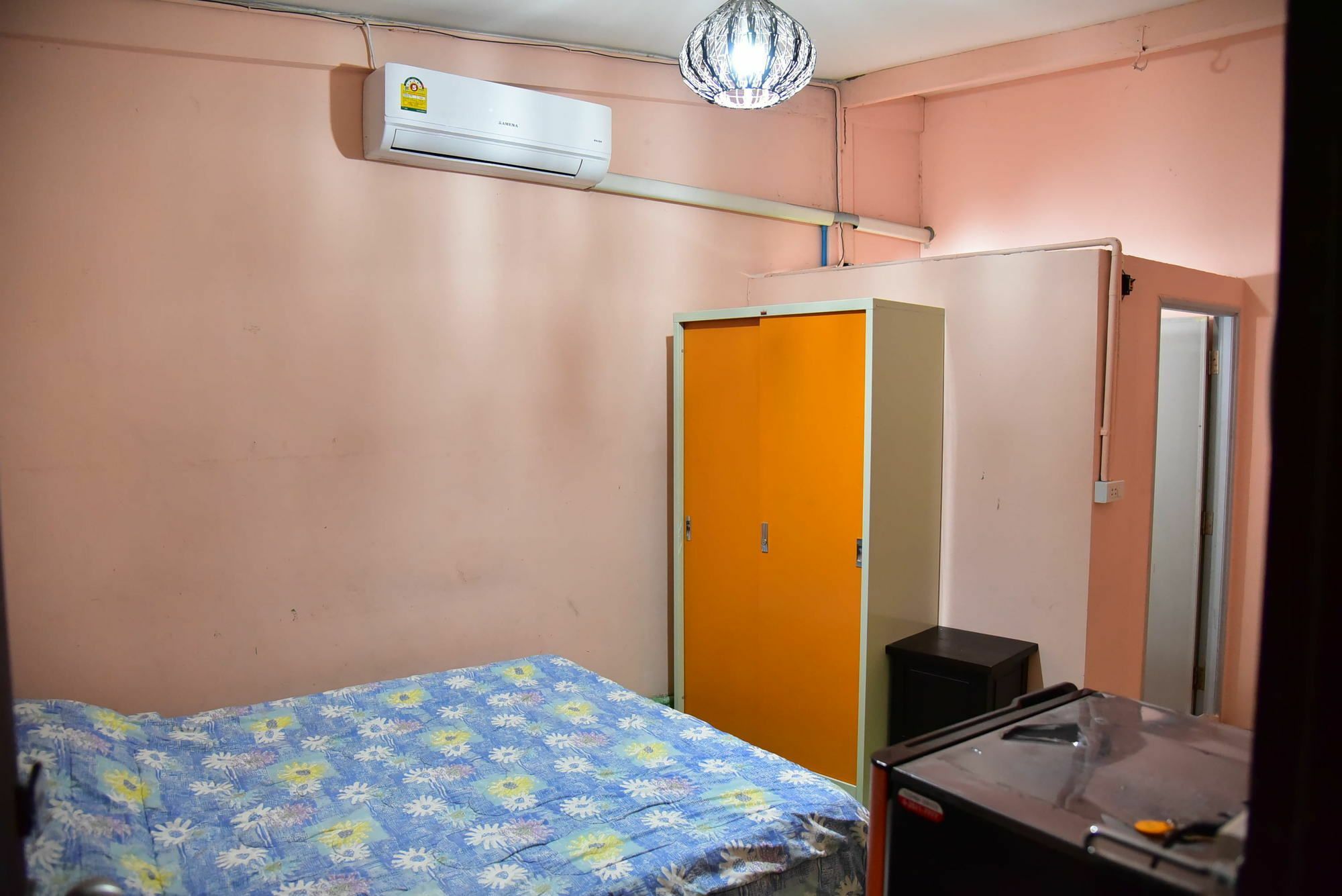 Big Orange Localstay At Siam Бангкок Экстерьер фото