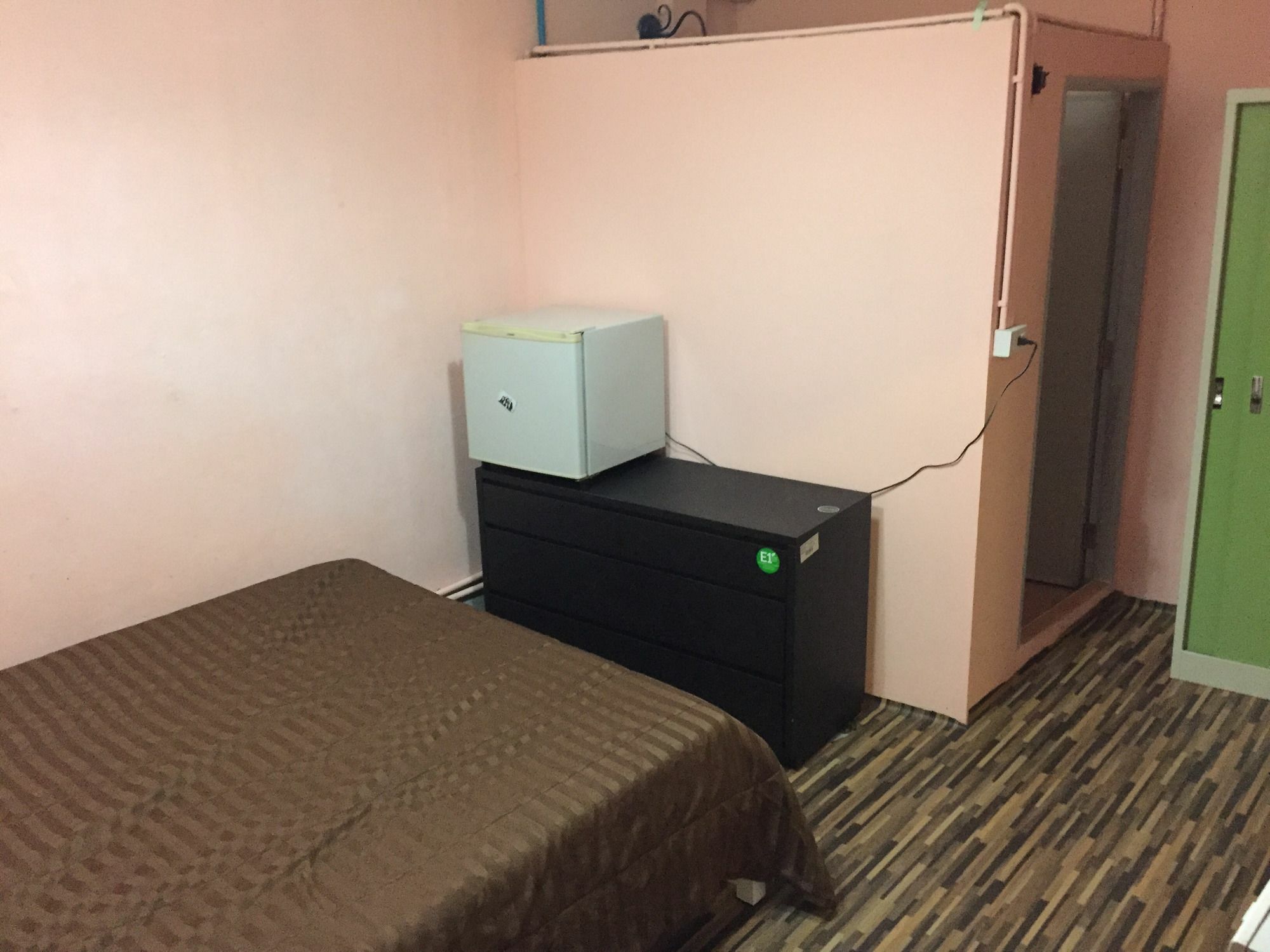 Big Orange Localstay At Siam Бангкок Экстерьер фото